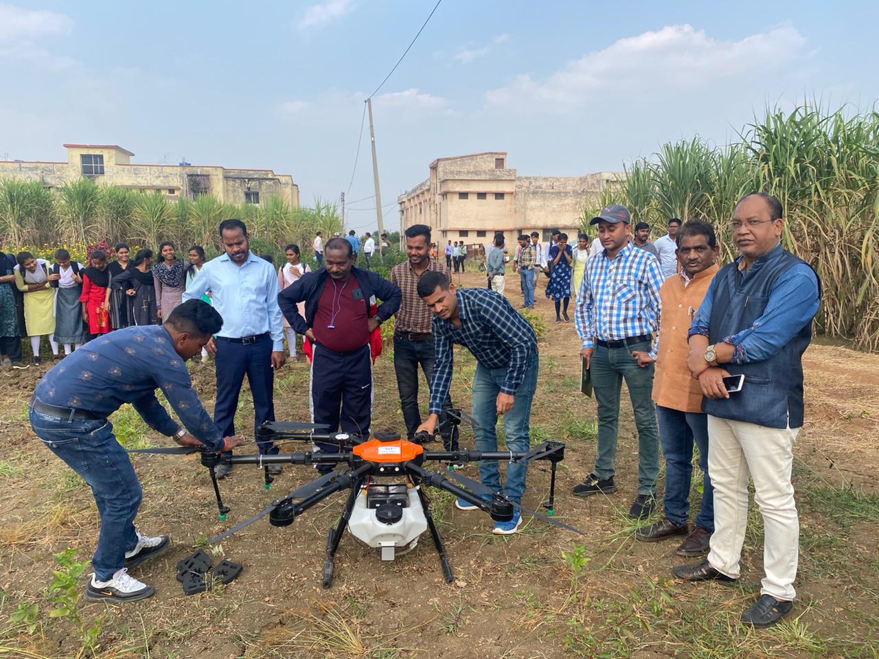 एग्रीविजन छत्तीसगढ़ द्वारा चलाए जा रहे *प्रत्यंचा* अभियान का आठवाँ दिन  संत कबीर कृषि महाविद्यालय एवं अनुसंधान केन्द्र, कवर्धा में आयोजित किया गया