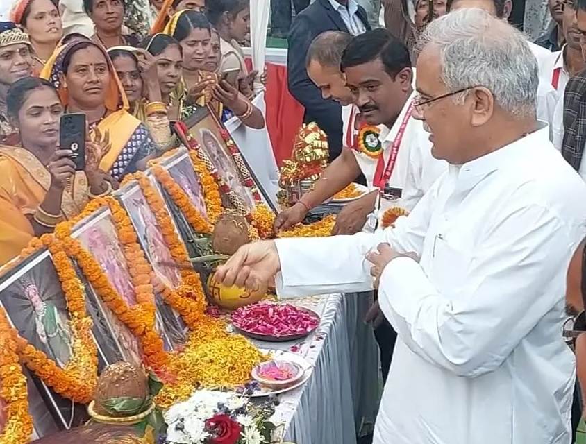 मुख्यमंत्री ने छत्तीसगढ़ मनवा कुर्मी क्षत्रिय समाज के सम्मेलन में दी बड़ी सौगात