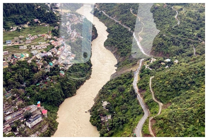 उत्तराखंड में भारी बारिश का अलर्ट, जलस्तर बढ़ने से बद्रीनाथ हाईवे पर आवाजाही रुकी