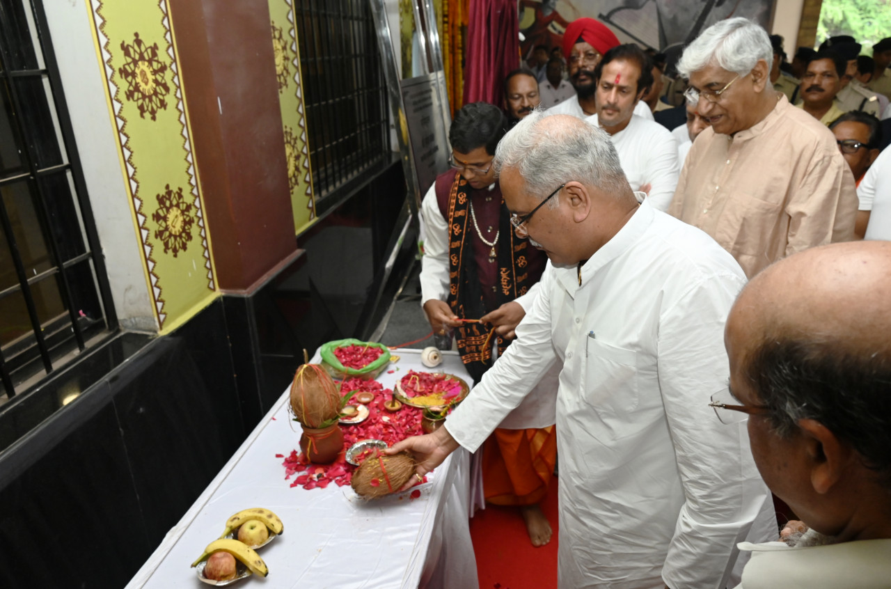 मुख्यमंत्री भूपेश बघेल ने मेडिकल कॉलेज के 700 बिस्तर क्षमता वाले नए चिकित्सालय भवन का किया भूमिपूजन