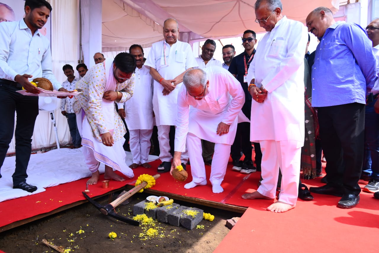 मुख्यमंत्री भूपेश बघेल ने नवा रायपुर में छत्तीसगढ़ कृषि भवन की रखी आधारशिला