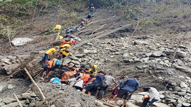 कई राज्यों में कुदरत का कहर, केदानाथ में 400 यात्री फंसे, हिमाचल में चौथे दिन मिले पांच शव