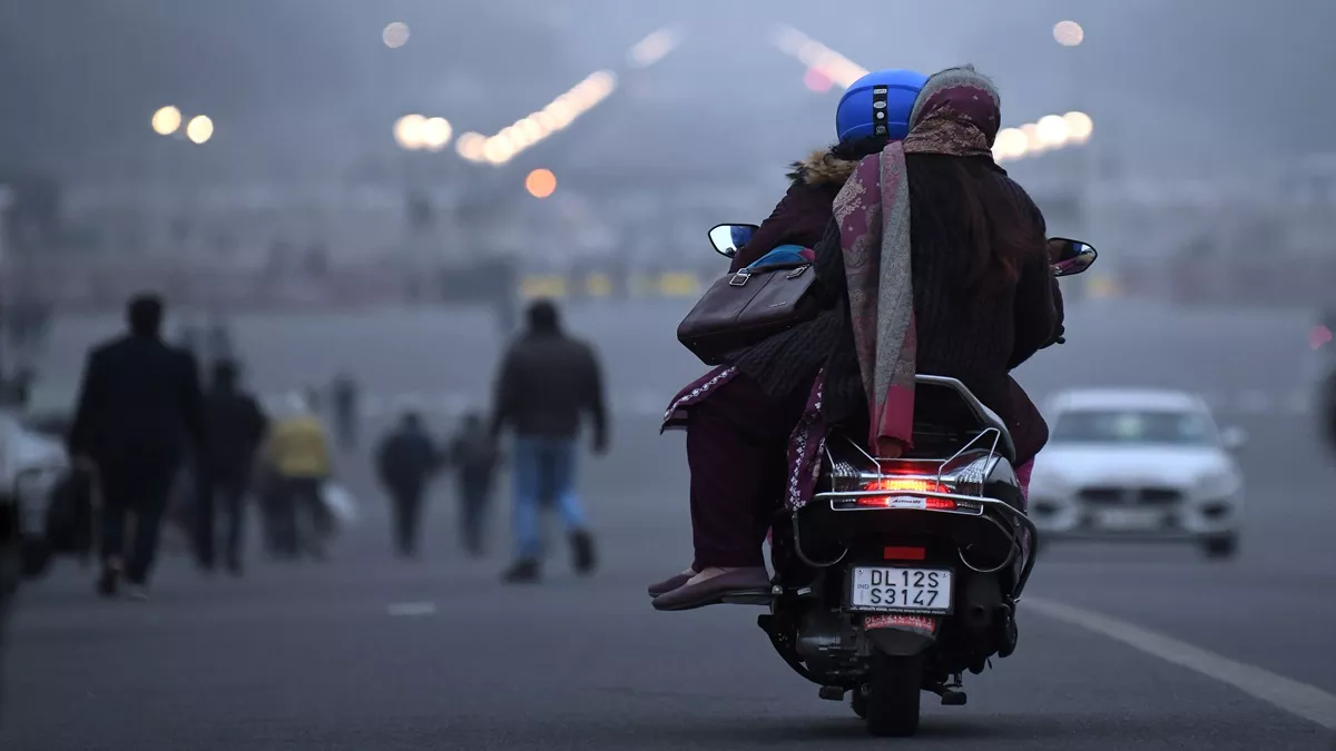 दिल्ली-NCR में अब आने वाली है ठंड, पहाड़ों पर बर्फबारी और बारिश को लेकर जानें IMD का पूर्वानुमान