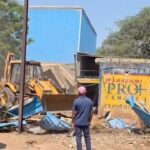 जिला प्रशासन द्वारा अतिक्रमण हटाने की गई कार्रवाई