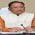 आम जनता से शालीनता से पेश आएं अधिकारी – मुख्यमंत्री