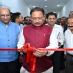मुख्यमंत्री विष्णुदेव साय ने किया मुख्यमंत्री हेल्पलाइन एवं शिकायत प्रबंधन प्रणाली का अवलोकन