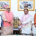 केंद्रीय मंत्री  गिरिराज सिंह ने मुख्यमंत्री विष्णुदेव साय से की सौजन्य भेंट