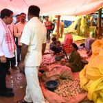 मर्दापाल के साप्ताहिक बाजार में अचानक पहुंचे उप मुख्यमंत्री विजय शर्मा