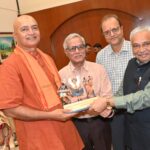 भारतीय परंपरा और आधुनिक चिकित्सा विज्ञान के समन्वय से समझाया मानव ऊर्जा एवं आभामंडल का विज्ञान